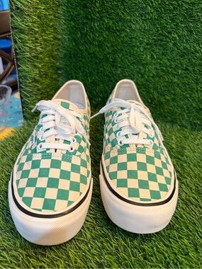Vans Men’s Authentic Green/White Checkerboard Lace-Up Canvas Sneakers 10